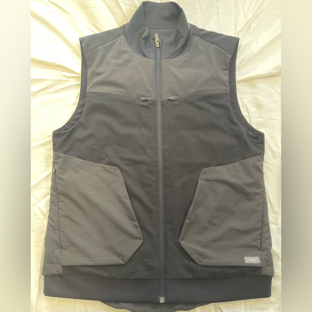 Figs women’s Morven Scrub vest charcoal and black size small